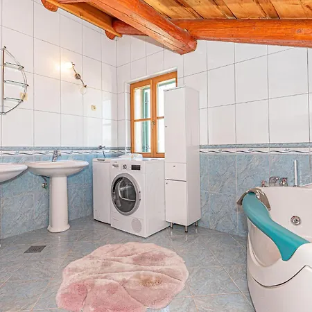 Beautiful In With Sauna *